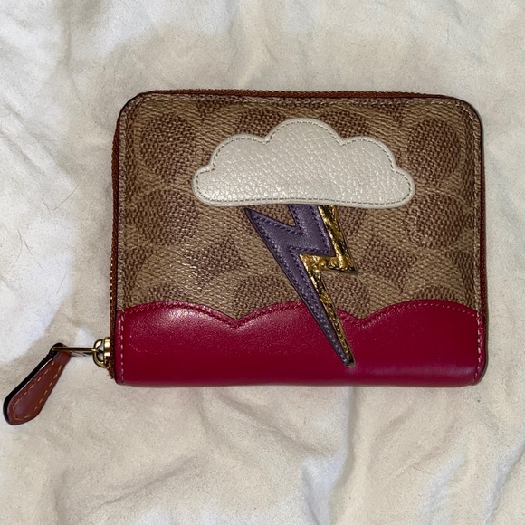 ⚡️🌩Coach small zip up wallet with Cloud and Lightning patch🌩⚡️ - Picture 2 of 6